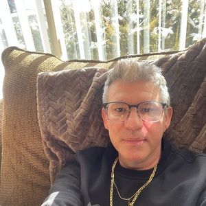 Meet your Posher, Robbie